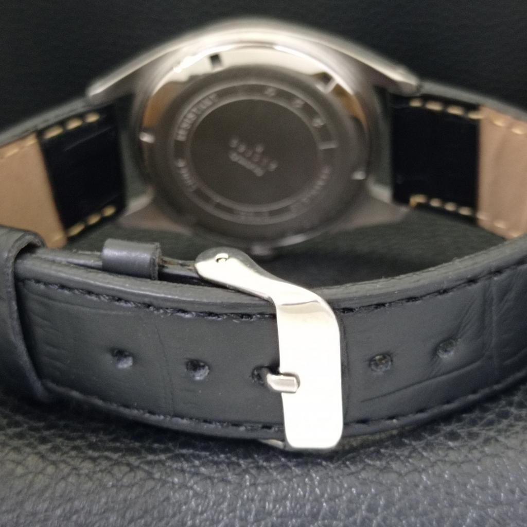 VINTAGE HMT HAND-WINDING INDIAN MENS BLACK COLOR DIAL WATCH A702806-1 R211-a702806