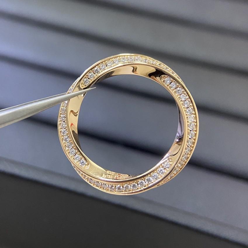 Elegant Retro Möbius Twist Zircon Ring with Diamond Accents