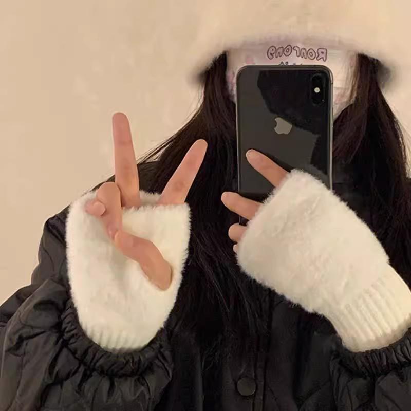 Women's Fleece-Lined Half-Finger Gloves: Cute, Thick Plush for Autumn & Winter; Ideal for Cycling & Cold Protection