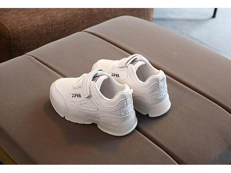 2020 Leuchtende LED-Kindersneaker - Neuankunft Frühling/Herbst Lässige Sportschuhe für Jungen und Mädchen