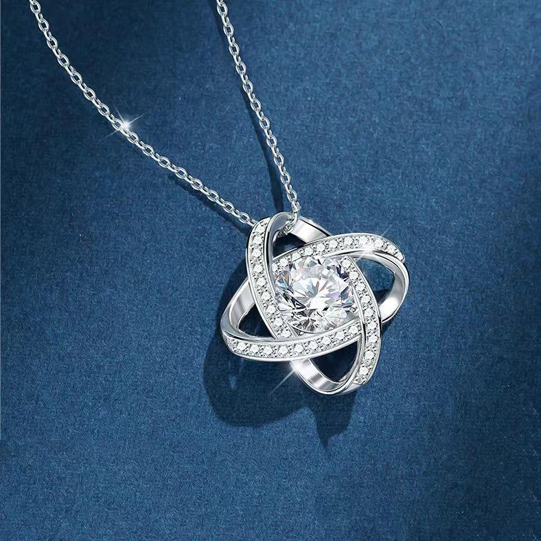 Four-Leaf Clover Diamond Pendant Zircon Necklace - Fashionable Short Clavicle Chain