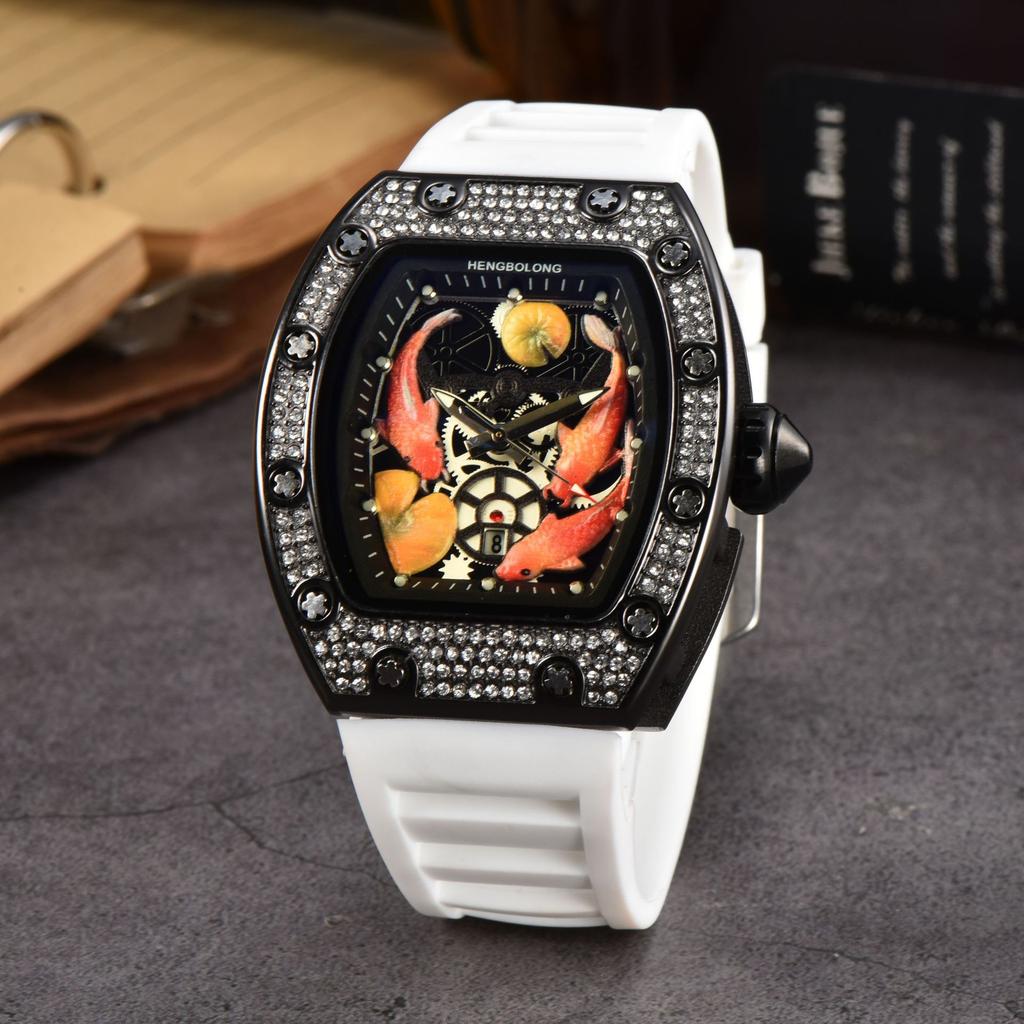 2025 New Hengbolong Diamond Quartz Watch Men's Fashion Koi Pattern with Calendar Silicone Watch with Spot