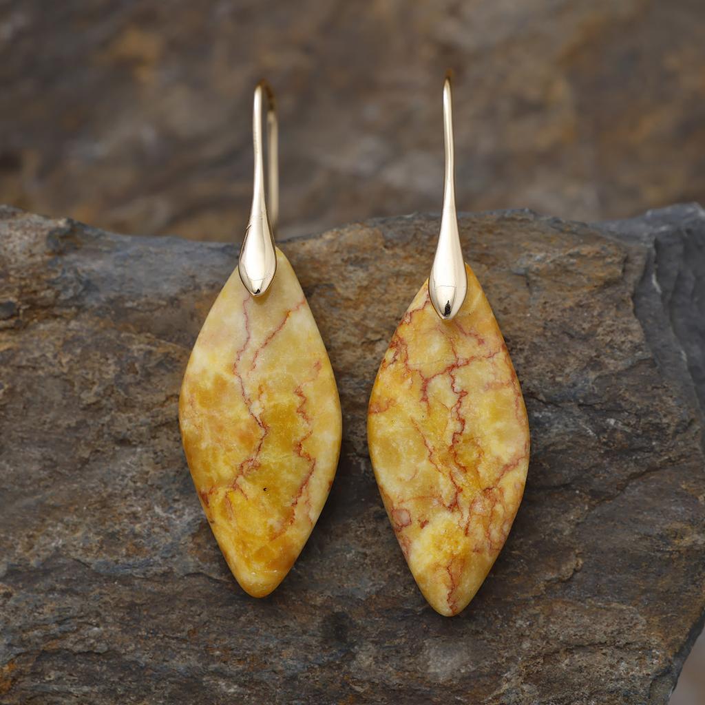 New hot-selling European and American bohemian natural stone leaf pendant earrings retro jewelry