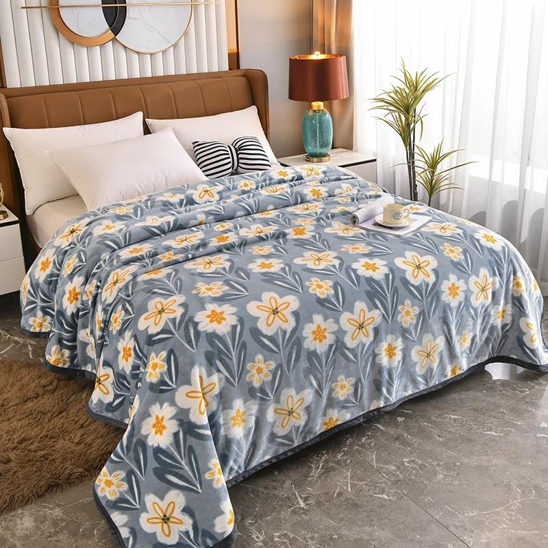White Floral Throw Blanket Luxury Warm Fuzzy Soft Cozy Flannel Blanket for Home Sofa Couch Chair Decorative Bedroom Bed Blankets