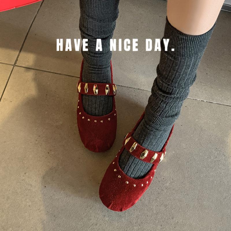 

New women s casual lazy shoes light mouth solid color flat heel round head four seasons wear low-top shoes beef tendon sole women s single shoes 39 красный