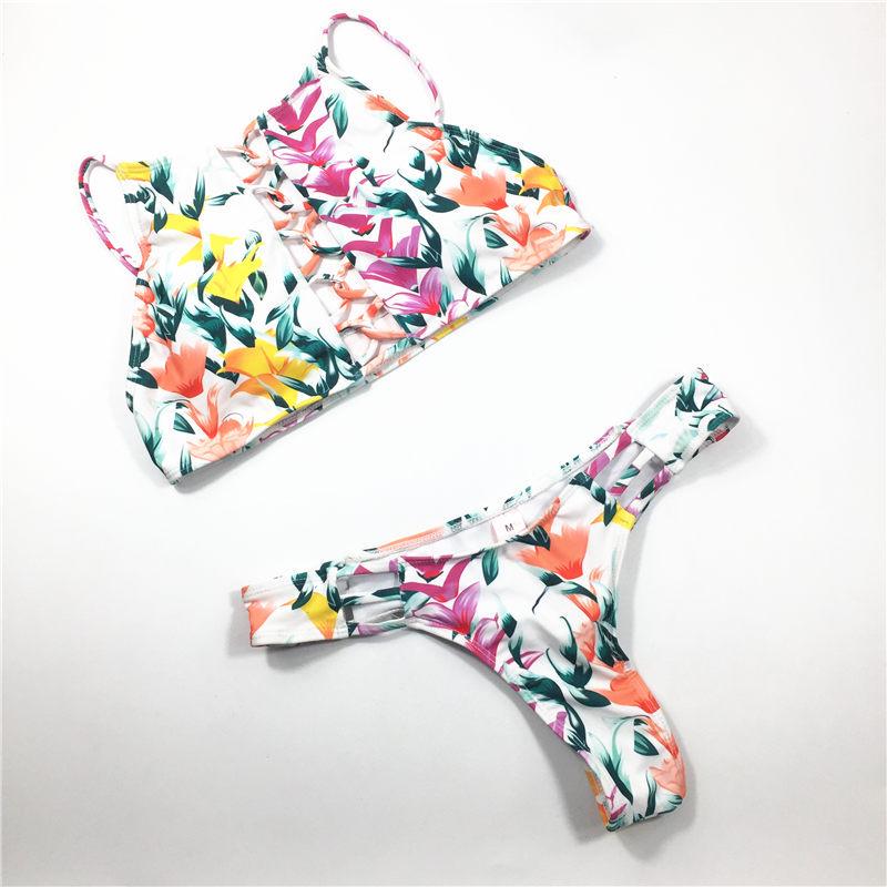 Kadın Desenli Göğüs Çapraz Kemerli Yırtmaçlı Mayo Bikini