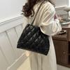 PU-Leder Plaid Gesteppte Damen Schultertasche Polsterung Unten Leichte Casual Kette Umhängetasche Große Eimer Handtasche