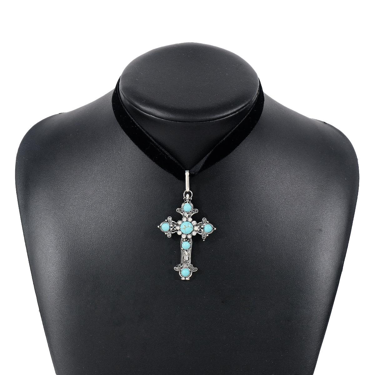

Шикарное серебряное винтажное колье с крестом и бирюзовым камнем