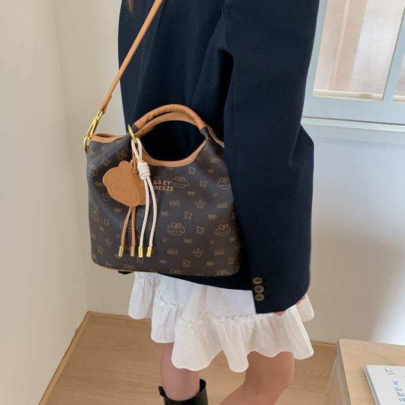 Tote Bag Women's New Fashion Versatile Niche Design Bag Premium Portable Shoulder Messenger Bag