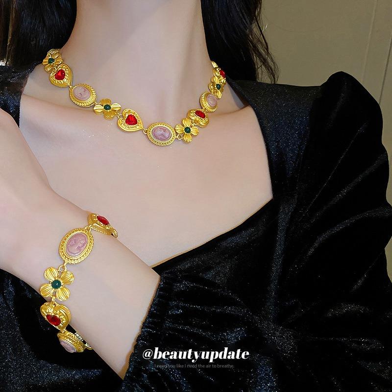 Medieval style flower portrait with diamond love necklace new retro court style temperament collarbone chain niche necklace women