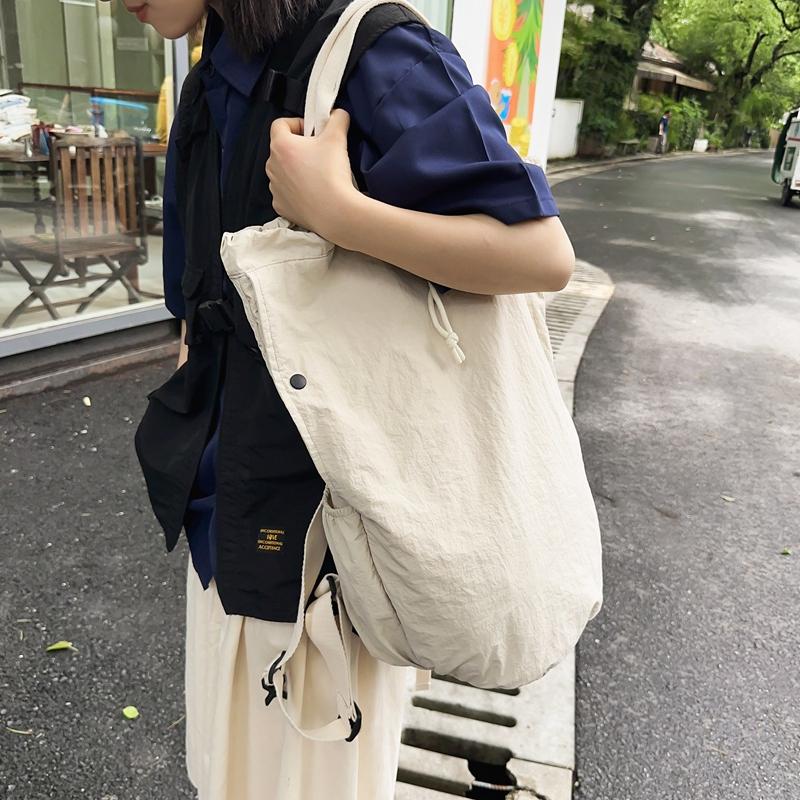 Простая мужская сумка на шнурке — фото 4