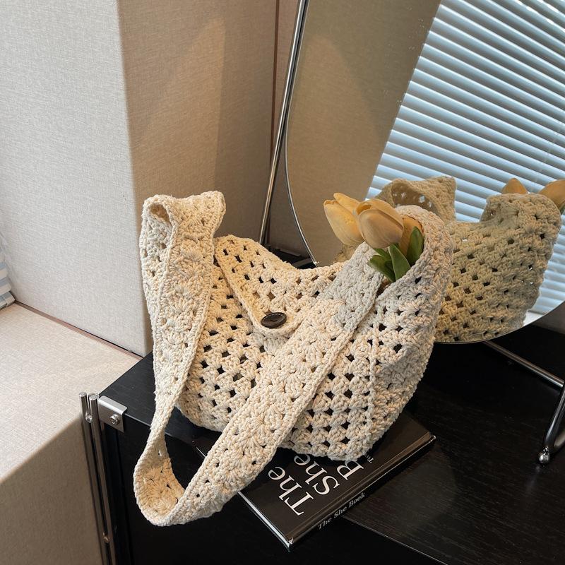 Lazy Wind Knitted Hollow Woven Bag Niche Design Seaside Vacation Leisure Dumplings Shoulder Bag Messenger Bag