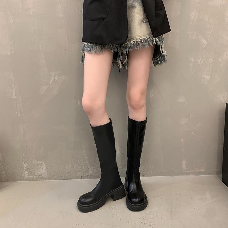 

Осень и Зима Новые Ботинки Миди на Толстой Подошве с Круглым Носком в Ретро Стиле, Утепленные Бархатом, Теплые и Удобные, Ботинки для Модного Показа 40 чёрный