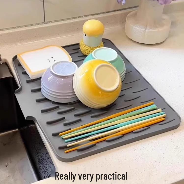 

Silicone Non-Slip Heat-Resistant Drain Mat and Chopping Board 26x32 cm Small зелений