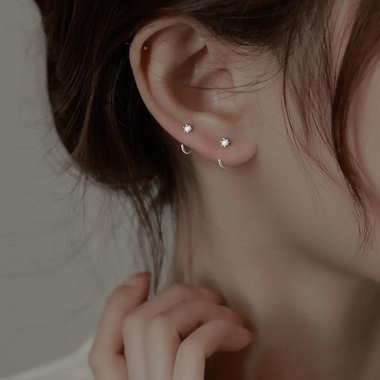 

Silver Color Hollow Butterfly Tassel Earrings for Women Simple Curved Hook Screw Buckle Earrings Y2K Elegent Jewelry Gift