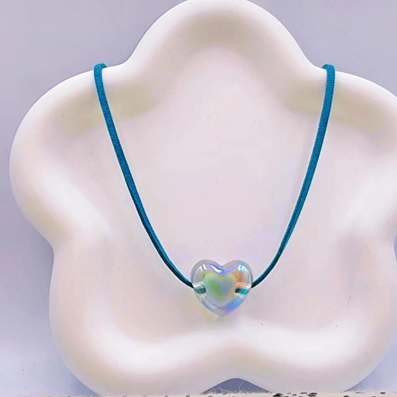 Stylish Heart Pendant Choker Unique Neck Jewelry Eye-Catching Accessory Heart Pendant Necklace Perfect for Any Occasion