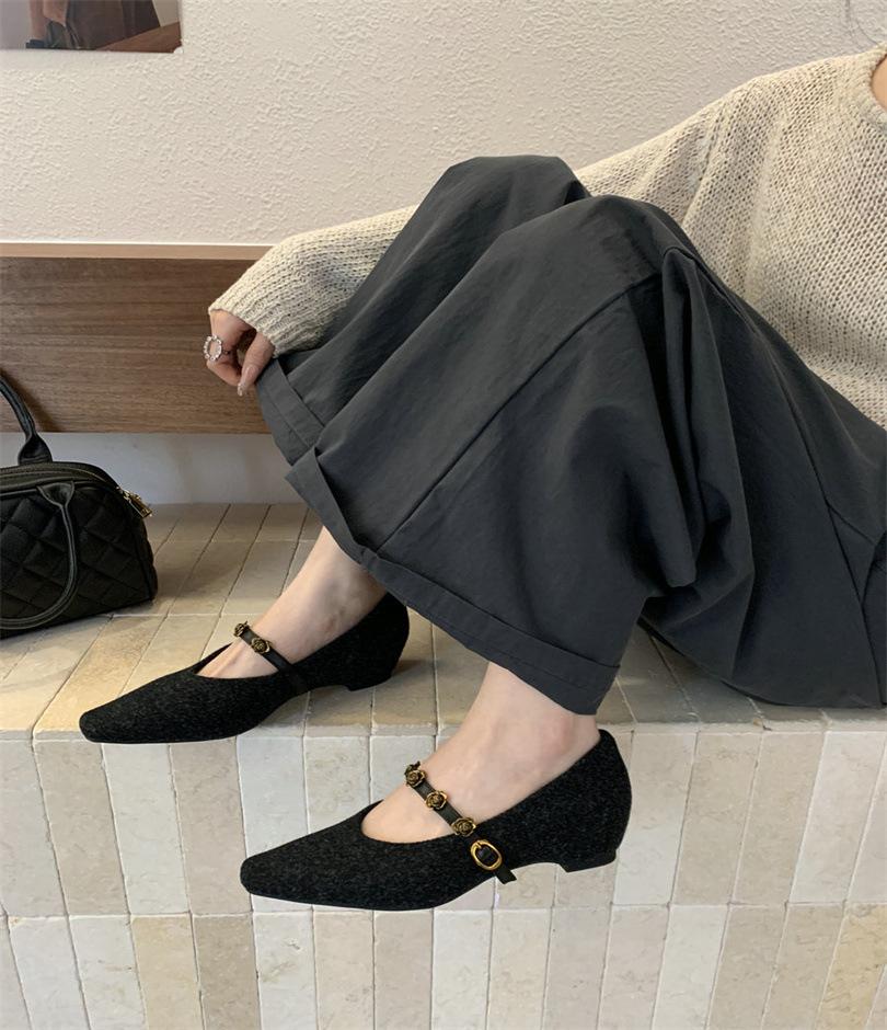 2025 autumn single shoes women's head Korean version of niche fashion shoes square root shallow mouth Mary Jane single shoes
