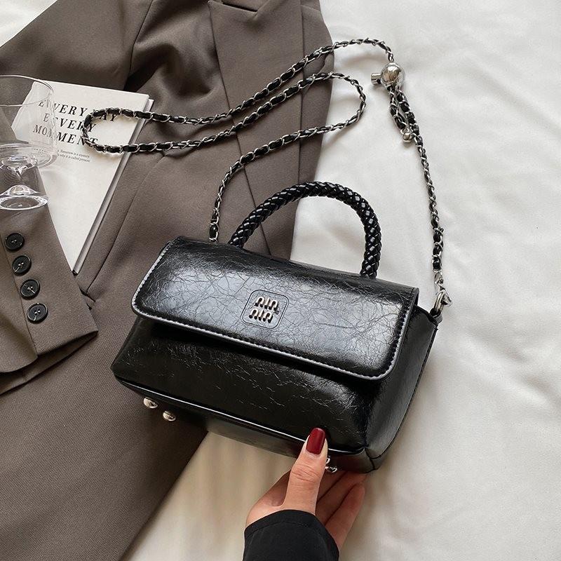 Stilvolle Silberfarbene Umhängetasche Für Damen Mit Schickem Design Perfekt Für Sommer-Outfits