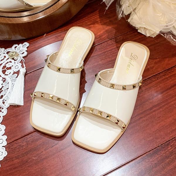 Fashion Shoes Big Size Slippers Casual Slides Rivet Slipers Women Luxury Soft Flat 2025 Fashion Rivet Slippers Soft Flat Shoes Female Lu
