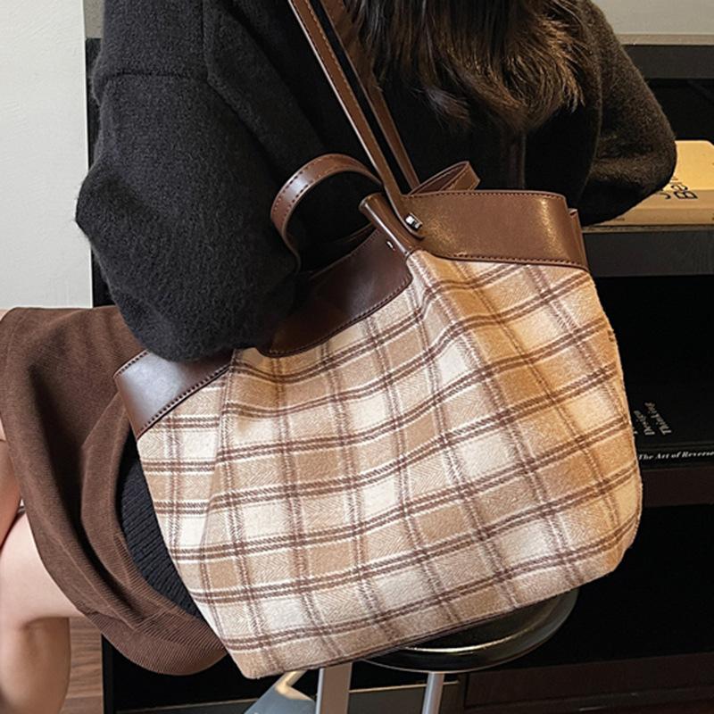 Hochwertige matte tragbare Tragetasche Damen Herbst lässiger Lazy-Wind Schulter-Umhängetasche