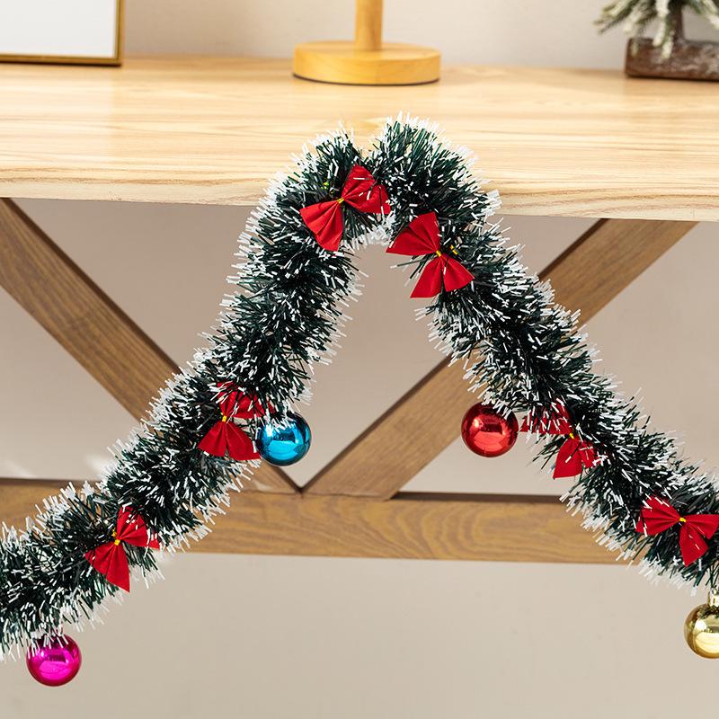 Corner Flat Christmas Tree with Rattan Colored Balls: Wall Sticker Decoration for Hotels, Shops, and Malls