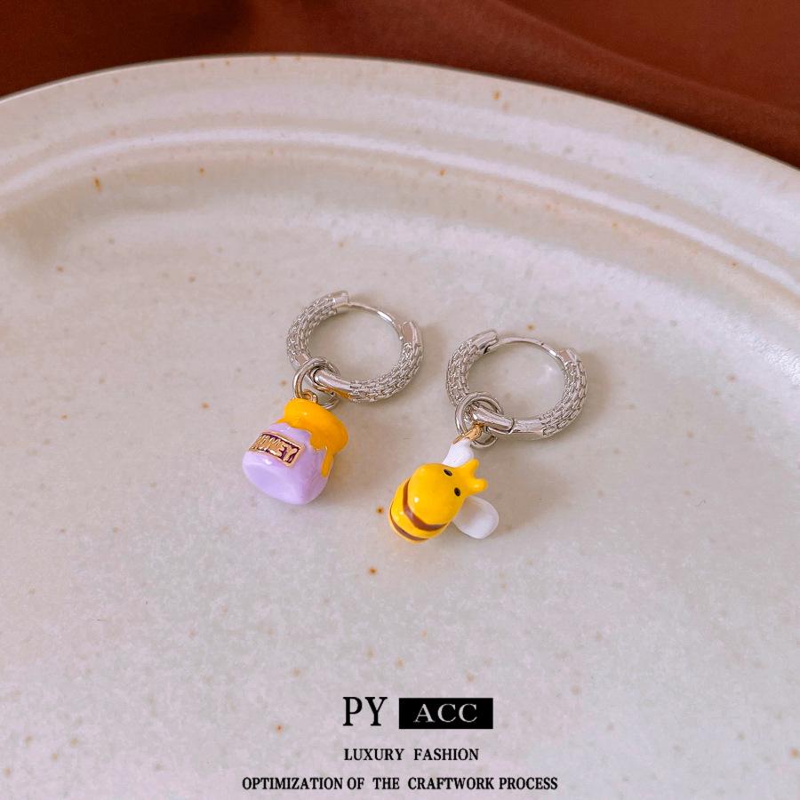 Cartoon Bee Jewelry Set: Cute Childlike Earrings & Necklace with Oil Drip Charm for Women