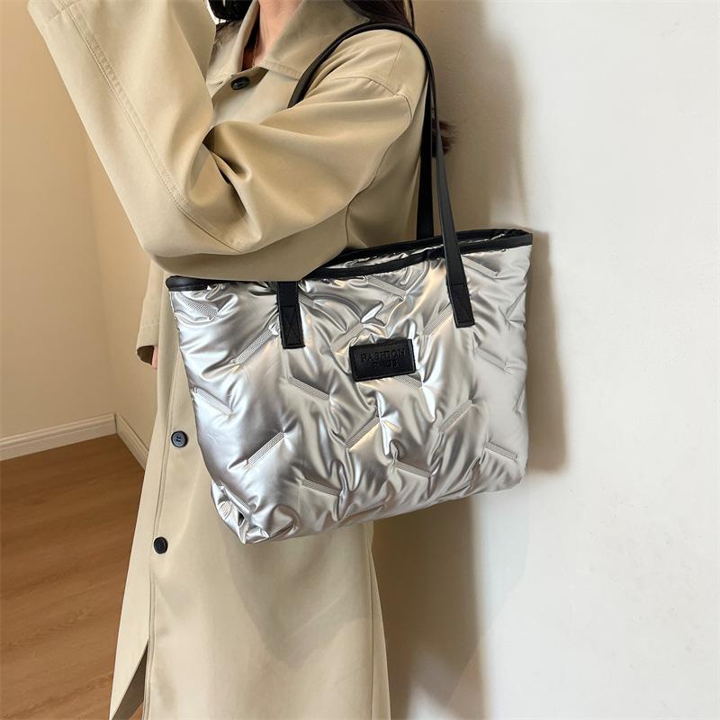 2025 New Shoulder Tote Bag Simple Large Capacity Women's Bag Casual Fashion Handbag Trendy Versatile Commuter Bag