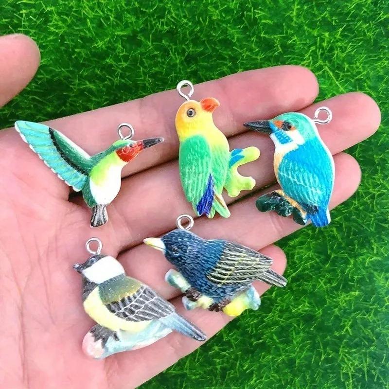 10 Stück Helle Spatzen Papageien Kolibris Harz Anhänger Cartoon Vogel Tier Kleiner Anhänger DIY Bastelbedarf für Ohrring Schmuckherstellung