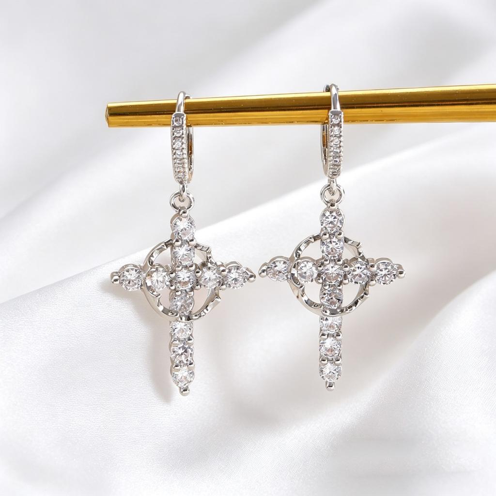 Hot Sale Ladies Necklace, Personalized Cross Rose with Zircon Design Clavicle Chain Versatile Necklace