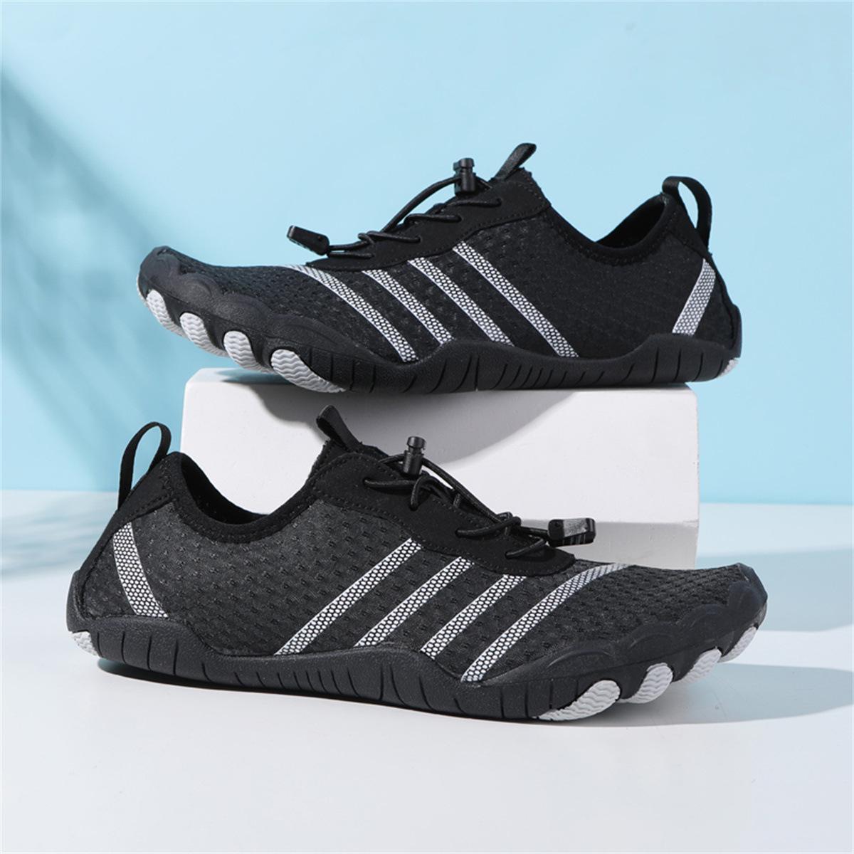 

New Outdoor Five-Finger Shoes: Versatile Beach, Wading, Swimming, and Hiking Footwear for Couples and Families 40