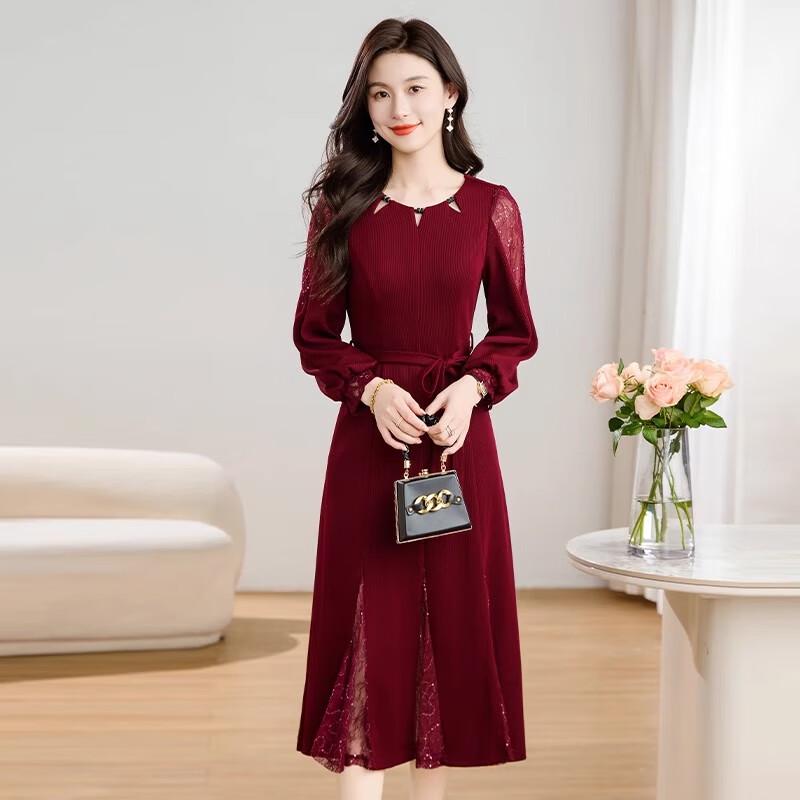 Elegant Red Long-Sleeve Mother's Banquet Dress