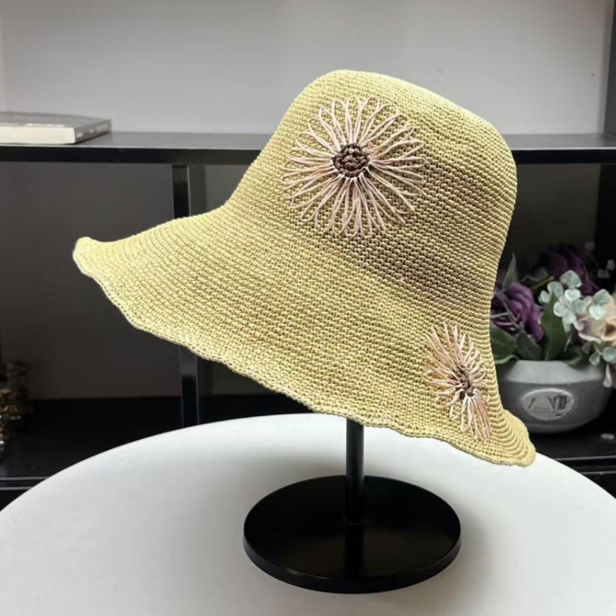 

Handmade crochet straw hat women s shade vacation beach hat embroidered with sunflowers small fresh bucket hat foldable Adjustable (54-57.5cm) бежевий