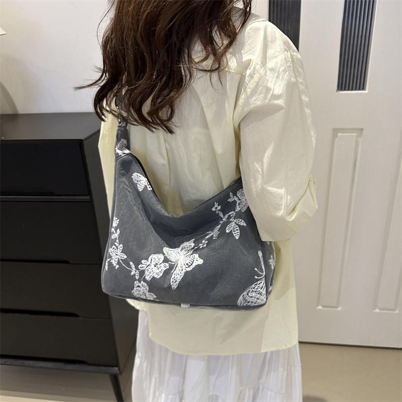 Chic And Trendy Womens Tote Bag With Elegant Color Combinations For Daily Use