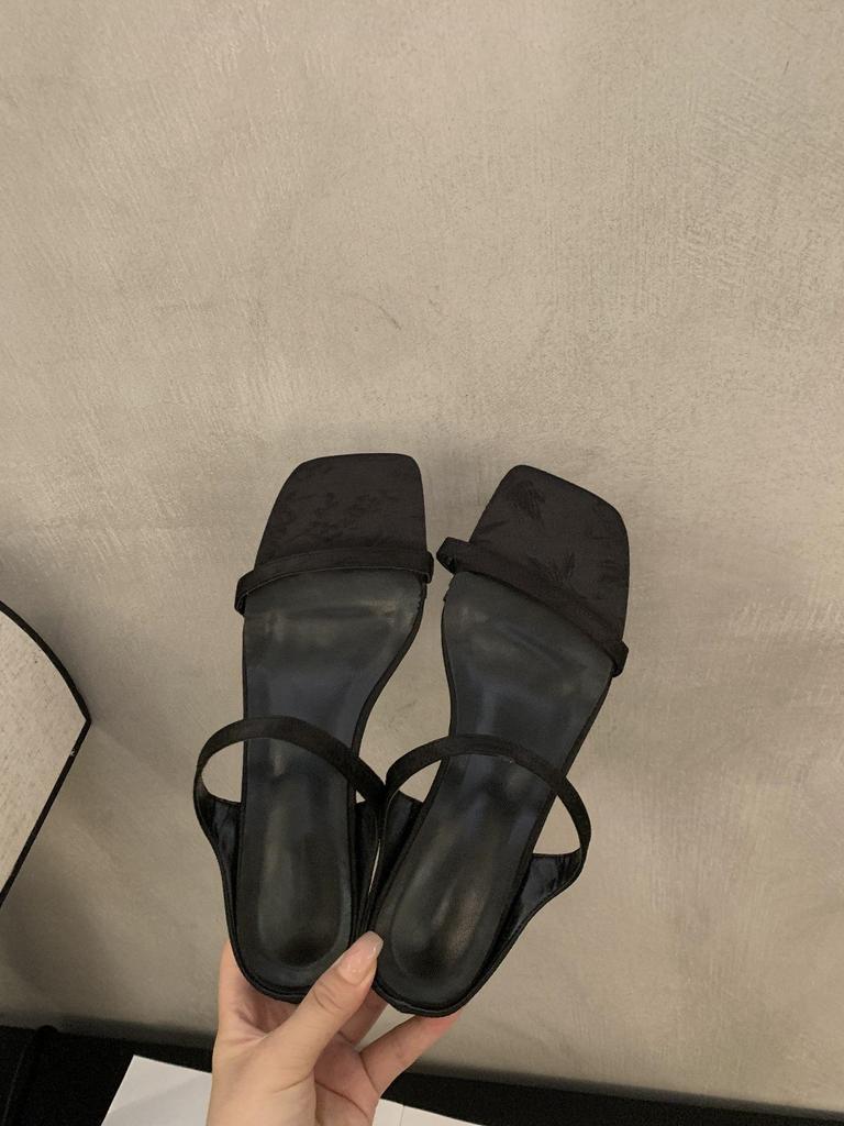 New thick-heeled one-word slippers, fairy shoes, niche leopard print, square head, thin strap, sandals.