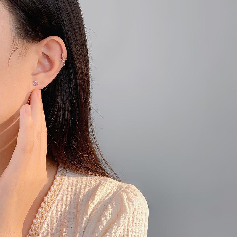 Mini náušnice s růžovými diamanty pro ženy na spaní  Vynikající  Kompaktní  Hypoalergenní  a pro propíchnuté uši