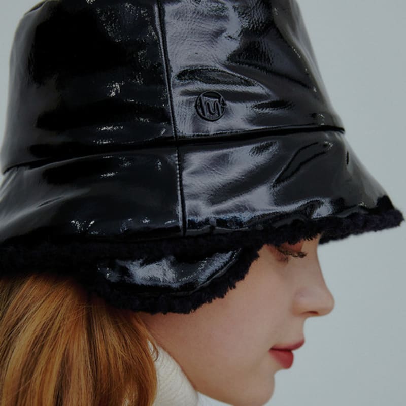 

L HEUR ЧЕРНЫЙ ЛАКИРОВАННЫЙ БАКЕТ-НАУШНИКИ M 58cm