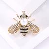 Fashion Alloy Rhinestone Pearl Bee Brooch Cartoon Fashion Ladies Suit Cardigan Corsage Ornament Pin