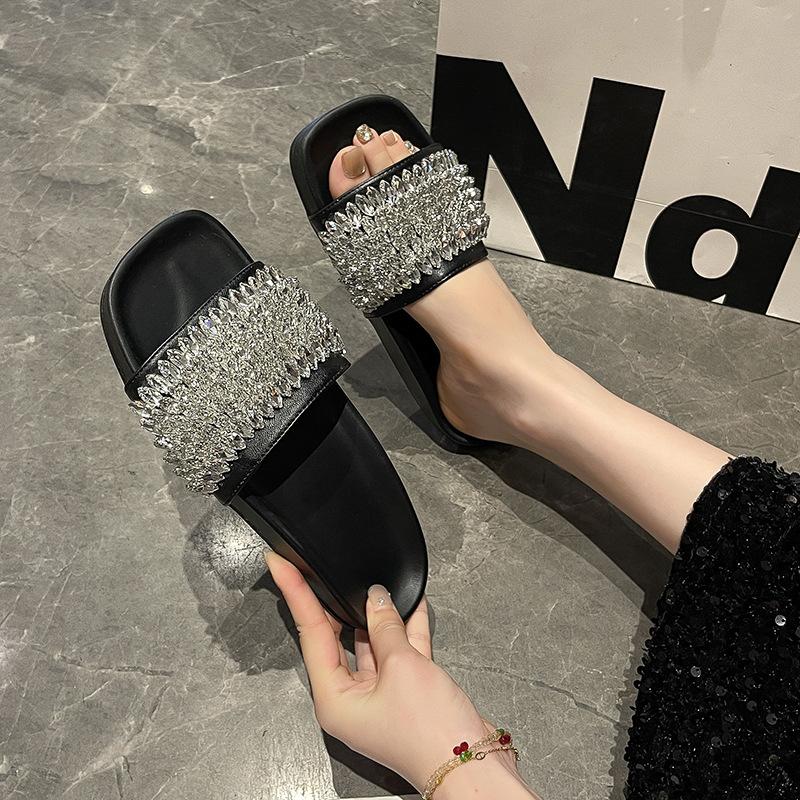 Beautiful and Comfortable Rhinestone Slippers Women's Summer Wear 2025 New Flat-bottomed One-word Sandals Beach Versatile Cool Slippers