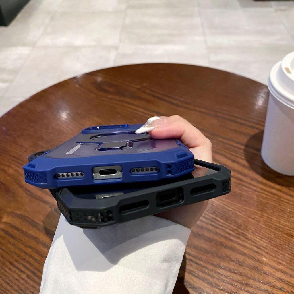 iPhone 17 Pro Max Magnetic Case: Drop-Proof, Stand Function, Suitable for Adventurers