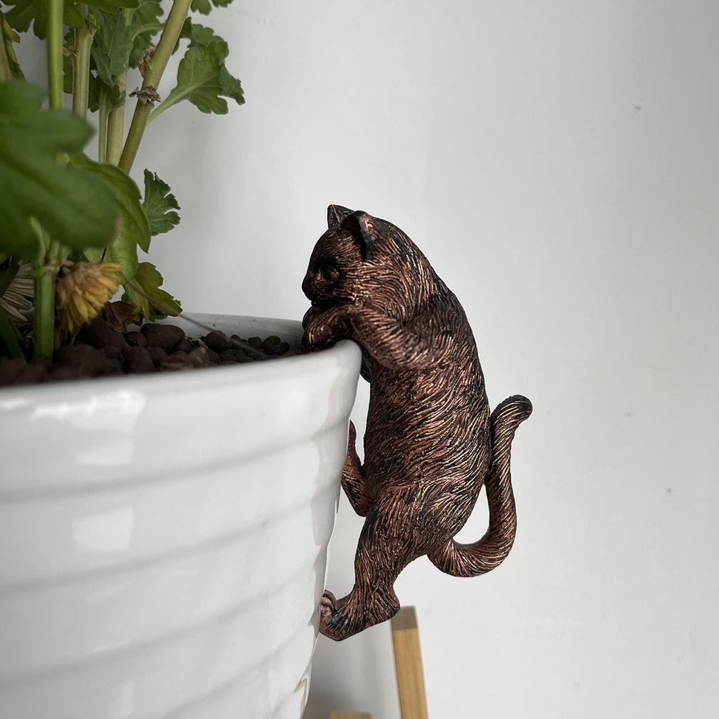 Creative imitation copper cat animal resin statue, suitable for home balcony garden flower pot garden decoration