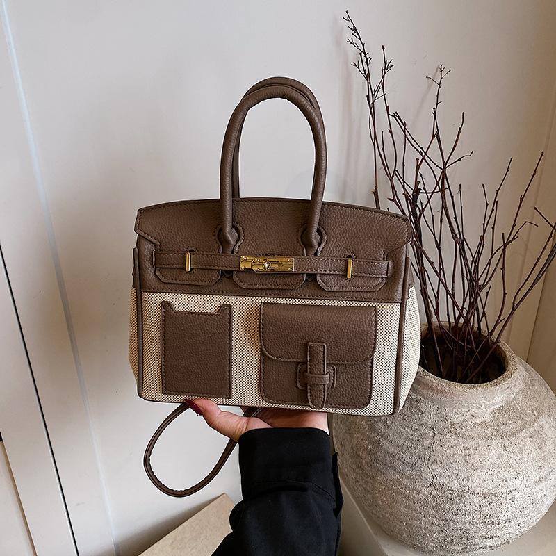 

Сумка большой вместимости женская осенне-зимняя универсальная 2025 новая ретро сумка-мессенджер повседневная портативная для поездок на работу большая сумка