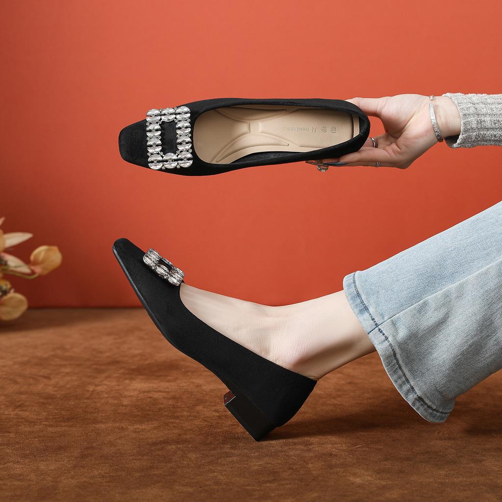 2025 neue Samt-Viereckschnalle Diamant Einzelne Schuhe Frauen haben Absätze, niedrige Absätze eckige Zehen dicke Absätze Damenschuhe Frühling weiche Sohlen sind nicht müde