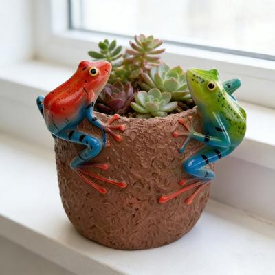 Resin Plant Pot with 2 Frogs On Rim Decorative Flower Pot with Drainage