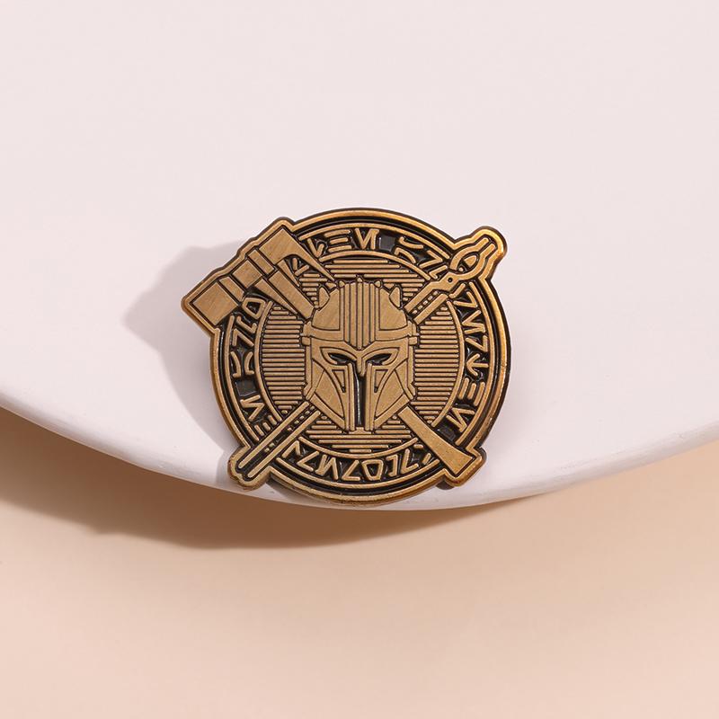 Golden Color Helmet Enamel Pins Custom Round Creative Bronze Brooches Lapel Badges Punk Jewelry Gift for Fans Friends