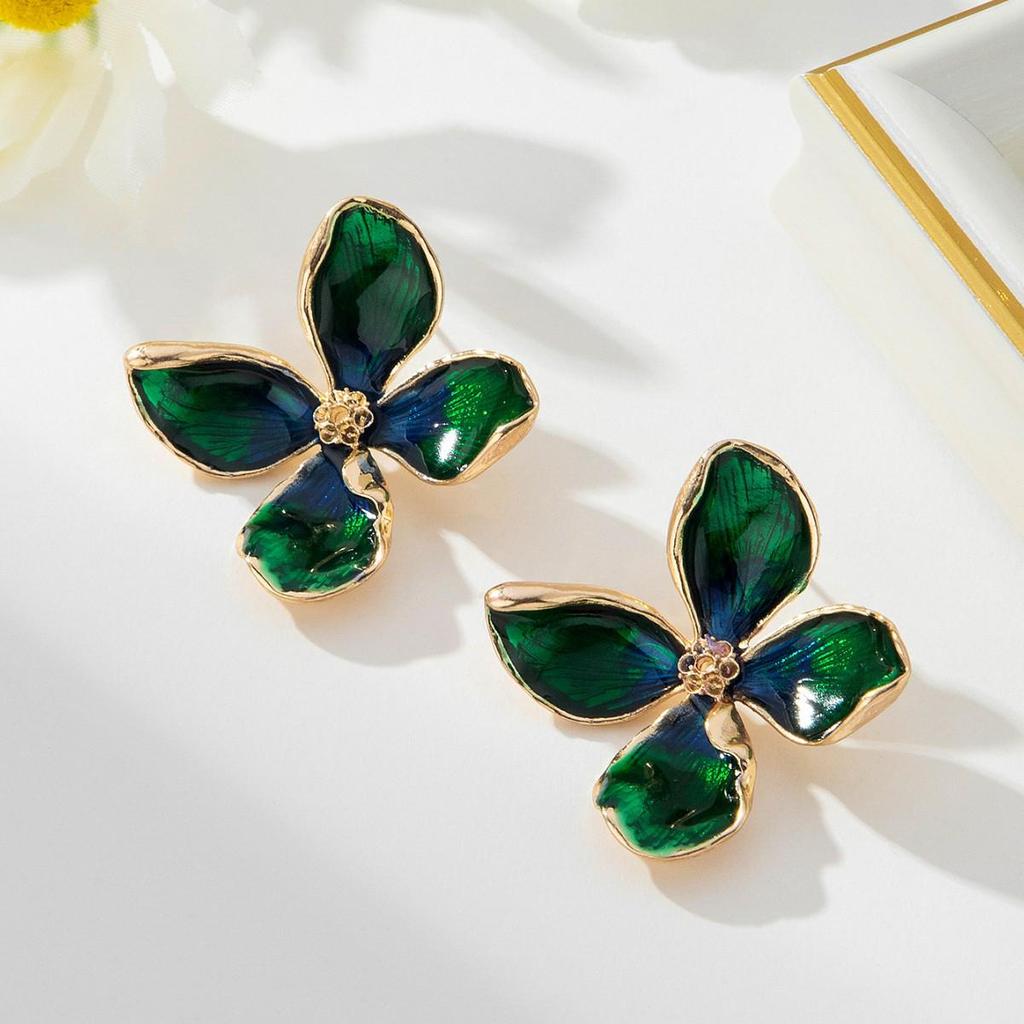 European-American Gradient Enamel Flower Stud Earrings - Versatile Holiday & Travel Style for Women