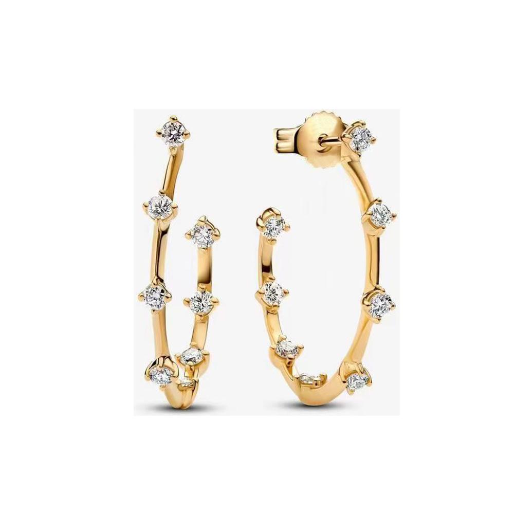 

Сверкающее 925 медное покрытие Органические серьги в форме изогнутого сердца Женский подарок на свидание Циркон