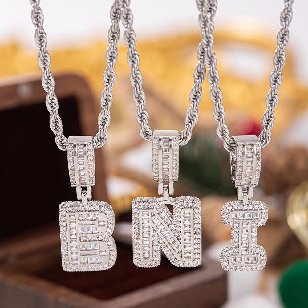 1pc Copper Inlaid Zirconia 26 Letter Pendant Stainless Steel Twisted Chain Necklace, Hip-hop & Minimalist, Valentine s Day A серебряный