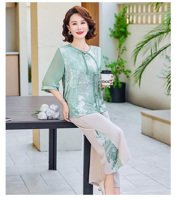 Mom's Stylish 2026 Chinese-Style Short-Sleeve Two-Piece Set for 50+ Women