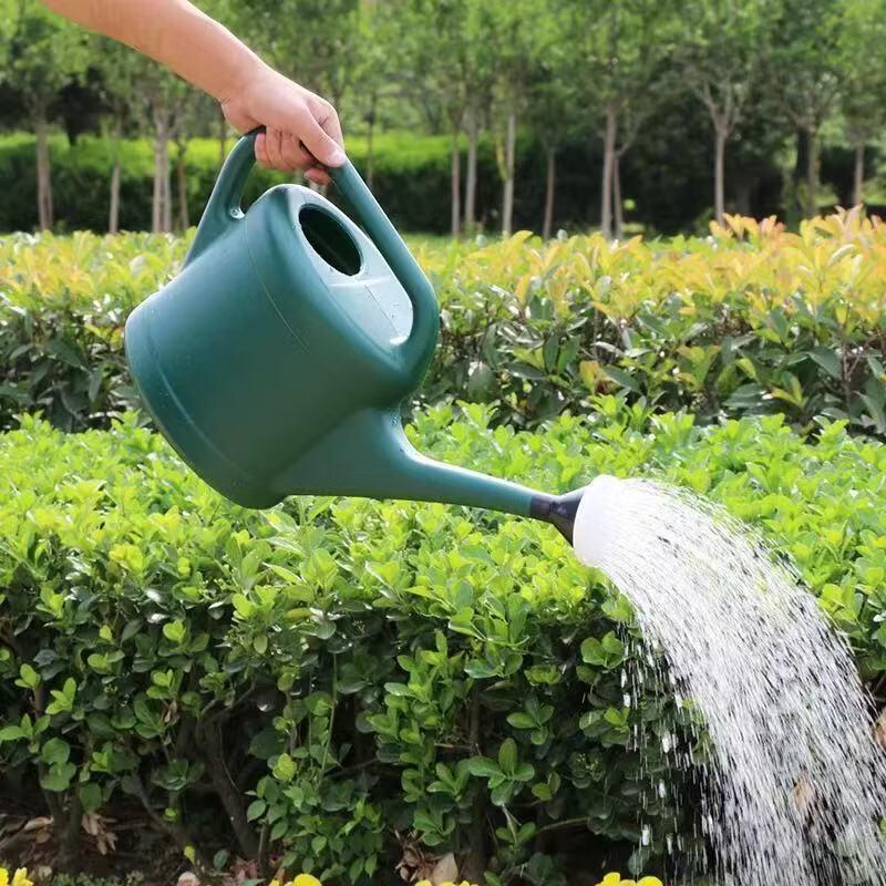 ZONYE 14L Plastic Watering Can