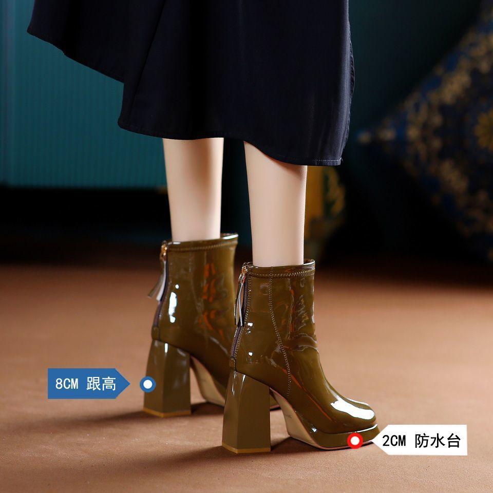 Blockabsatz High Heel Stiefel 2025 Herbst neu eckige Spitze College-Stil Nische kurze Stiefel wasserdicht Tisch Temperament Martin Stiefel ins Tide